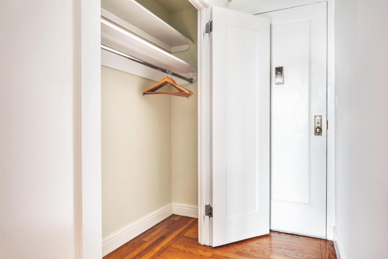 Uws 1br W Open Kitchen Doorman Gym Nyc-166