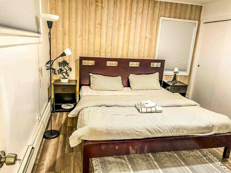 Villa Entire 3bdr W/parking, Backyard, Firepit, Bbq