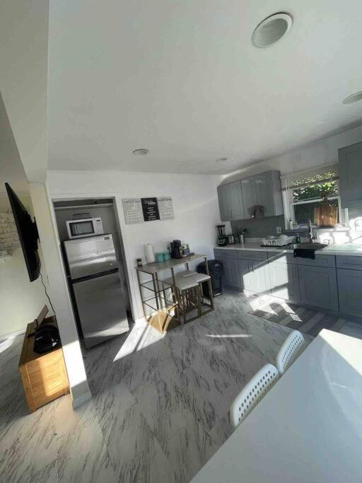 Entire 3bdr W/parking, Backyard, Firepit, Bbq * New York