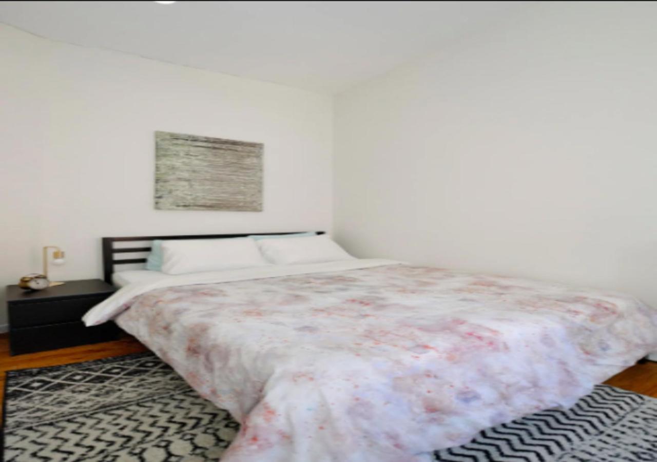 Three Bd Near Times Square New York