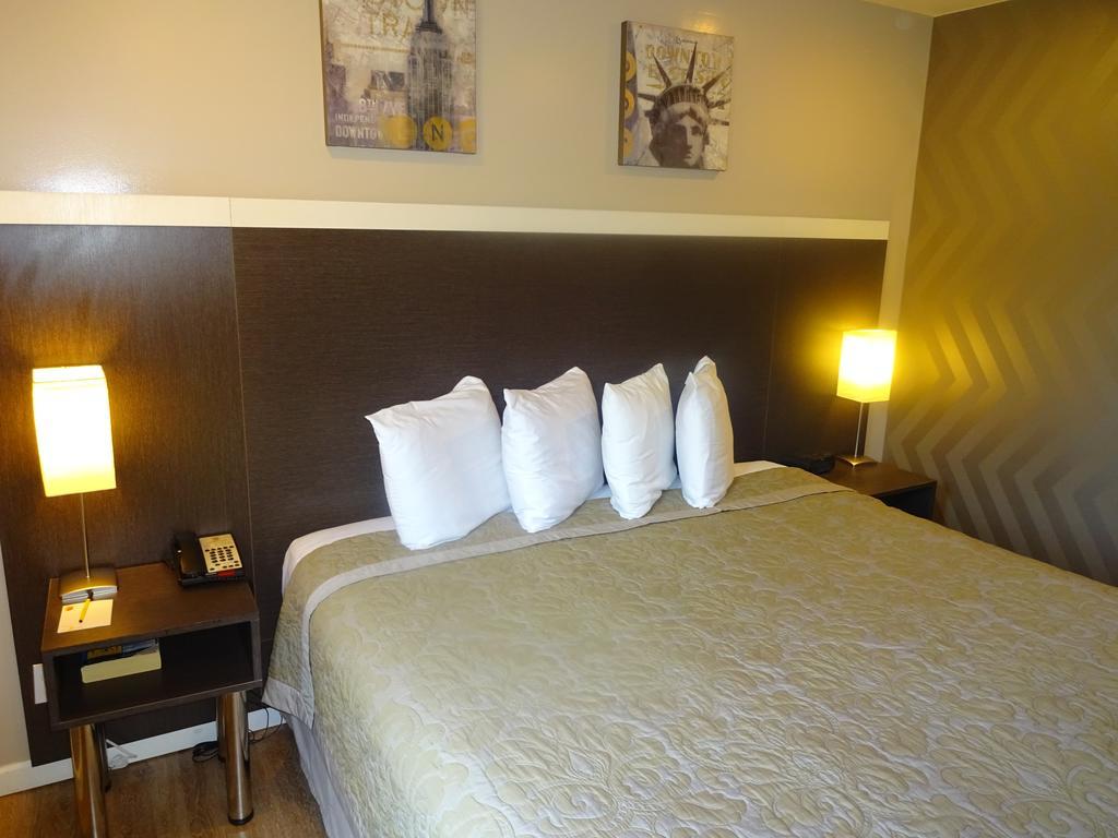 Super 8 By Wyndham Brooklyn / Park Slope Hotel 3*