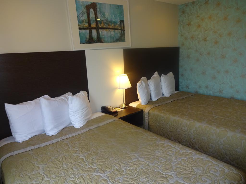 Super 8 By Wyndham Brooklyn / Park Slope 3*