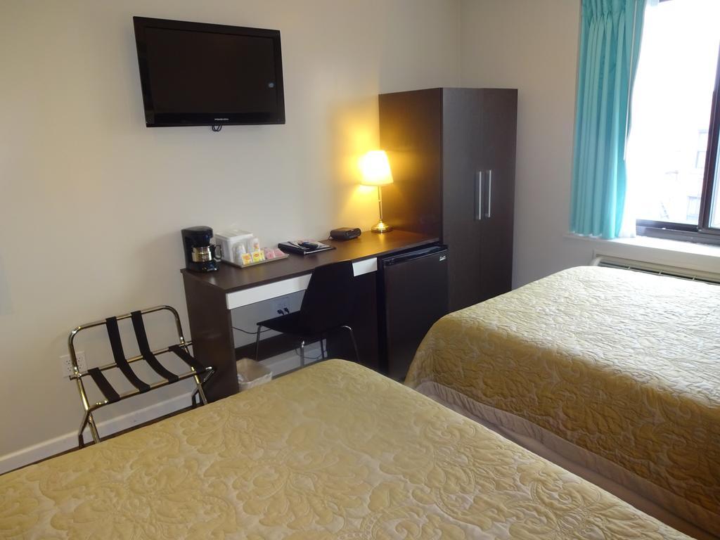 Super 8 By Wyndham Brooklyn / Park Slope Hotel 3*