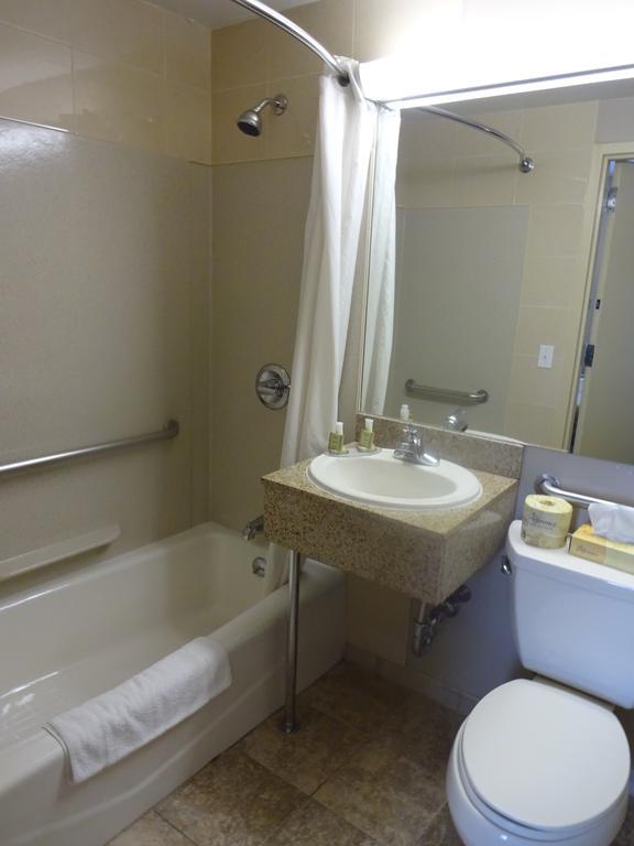 Super 8 By Wyndham Brooklyn / Park Slope Hotel 3*