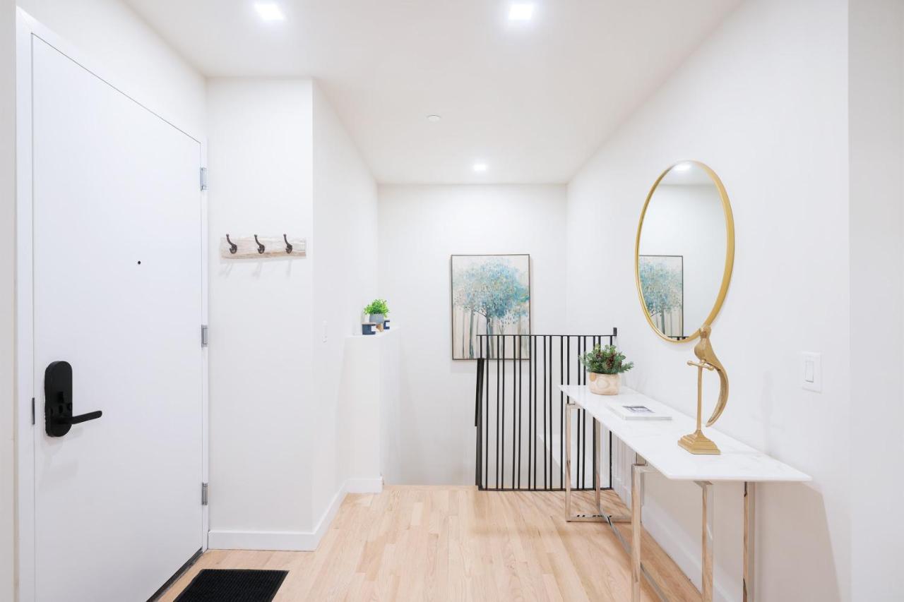 Luxury 2br Duplex 5min To Park Apartment