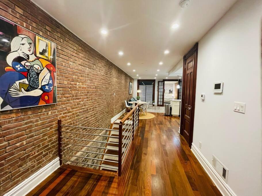 Renovated Brownstone W Outdoor Space