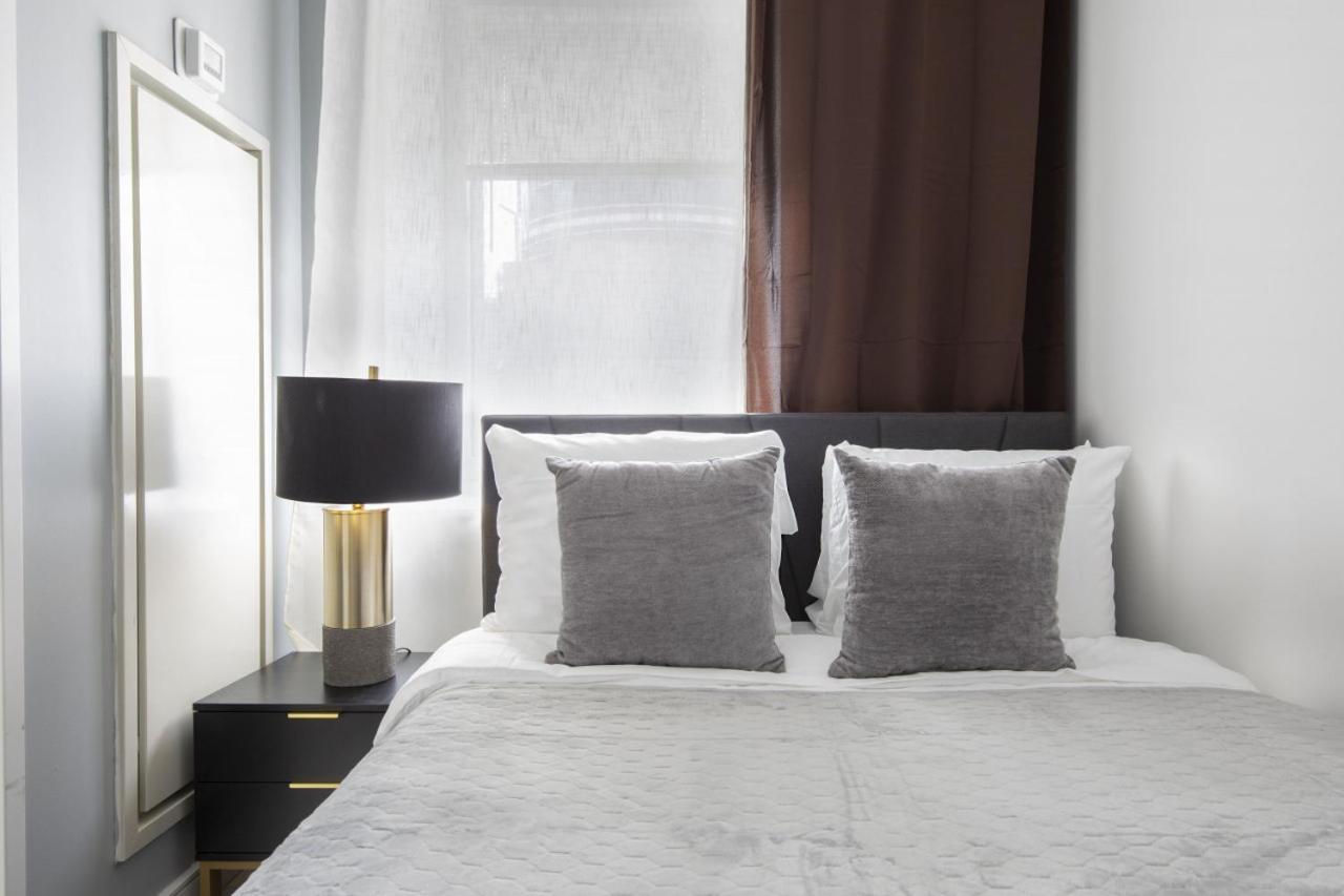 Apartment Perfectly Located 2bd Near Times Square With Gym