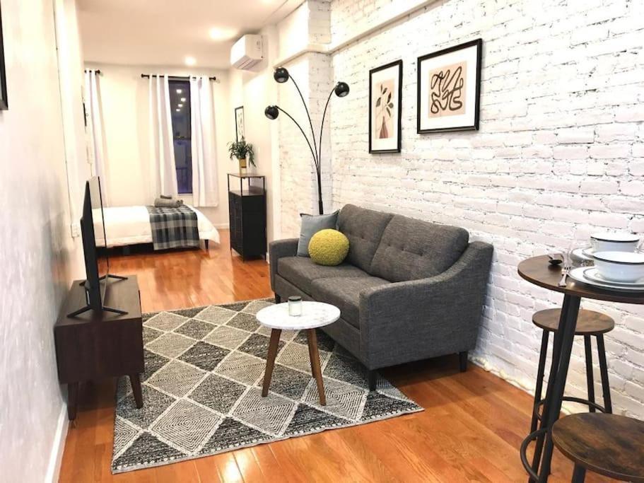Cozy Studio Chinatown! Location! Apartment