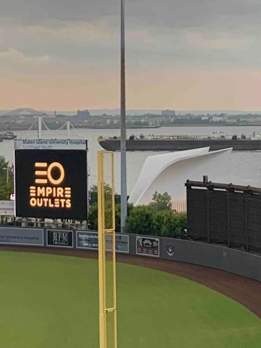 By Harbor Apartment New York