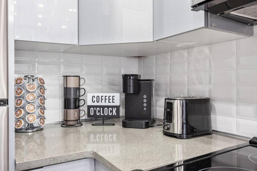 Swj 2nd - Times Sq, Brooklyn Bridge, Lga In 15 Min Apartment *