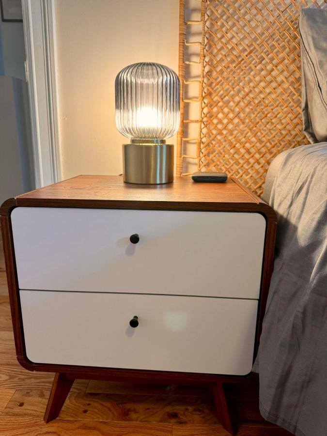 The Waltham Private & Bathroom John F Kennedy Jfk Lga Airport Manhattan Penn Station Bullet-train 15 Min Guest house