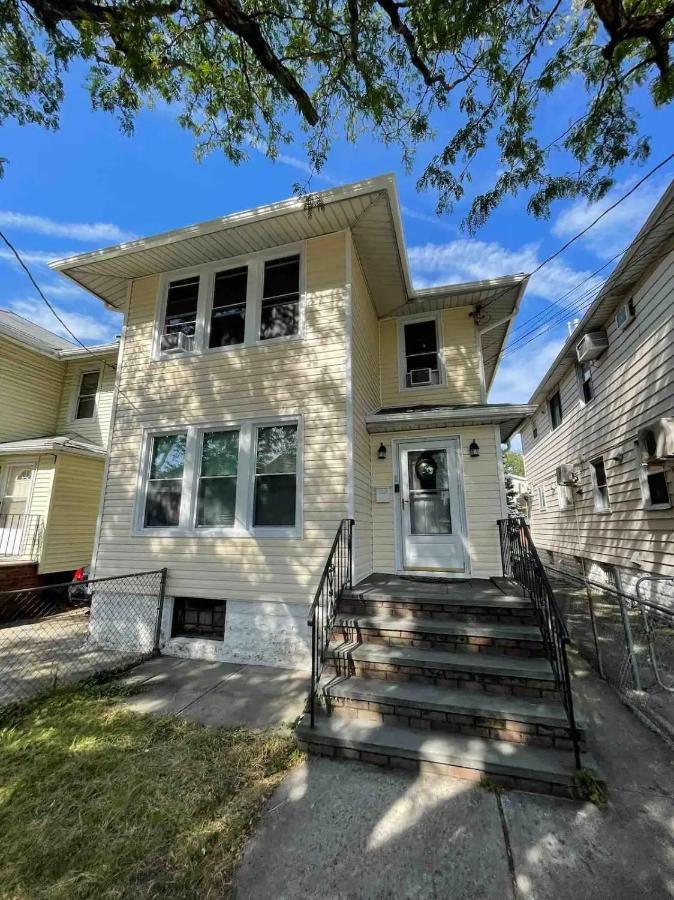 Appartement Entire Beautiful 2br L. Convenient Location In The Heart Of Queens! *