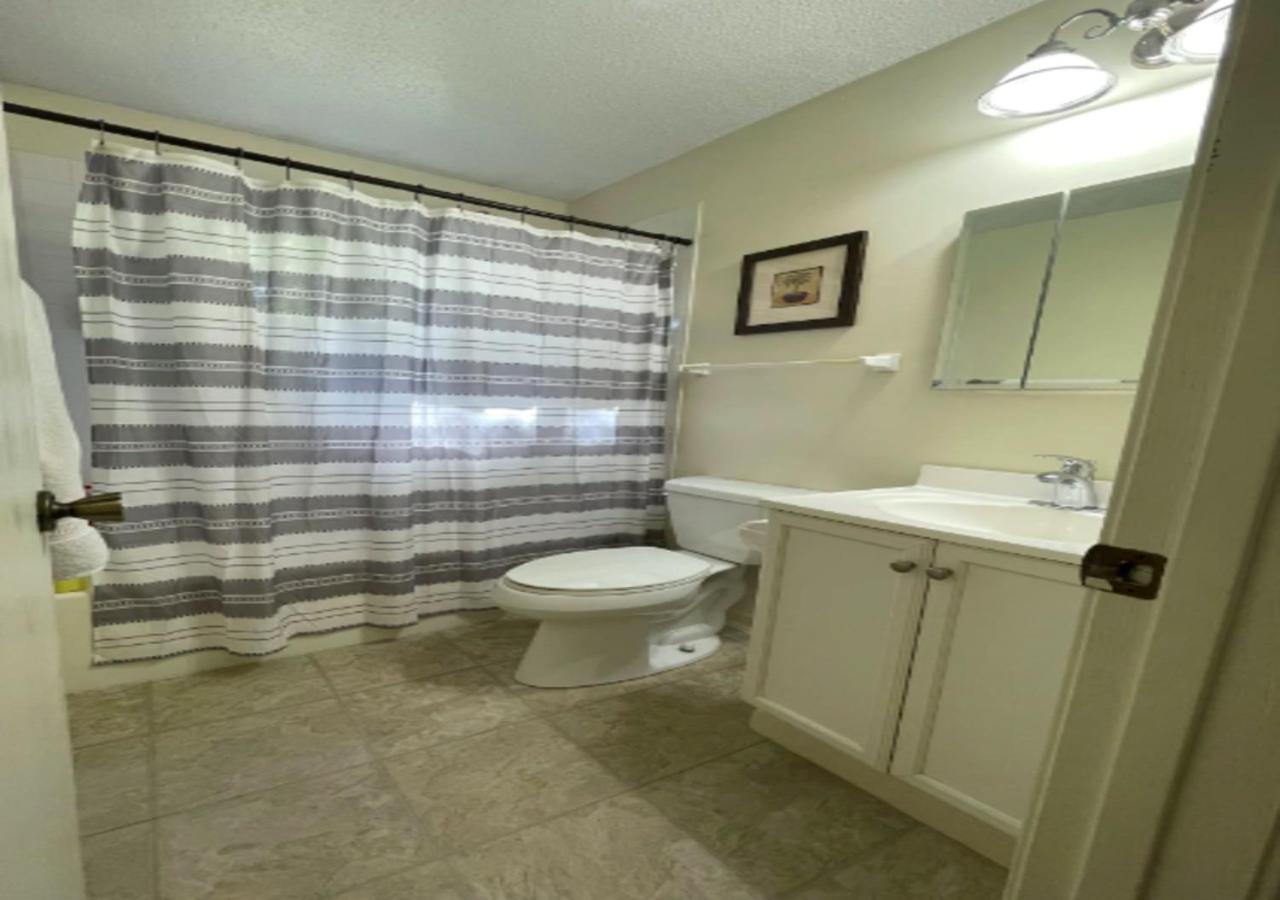 Modern 2 Bed One Bath At West Side Appartement