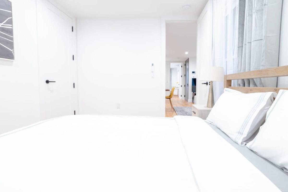 323-1 Specious 2br Williamsburg Apartment