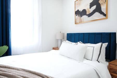 3br 2baths With Private Outdoors Appartement *