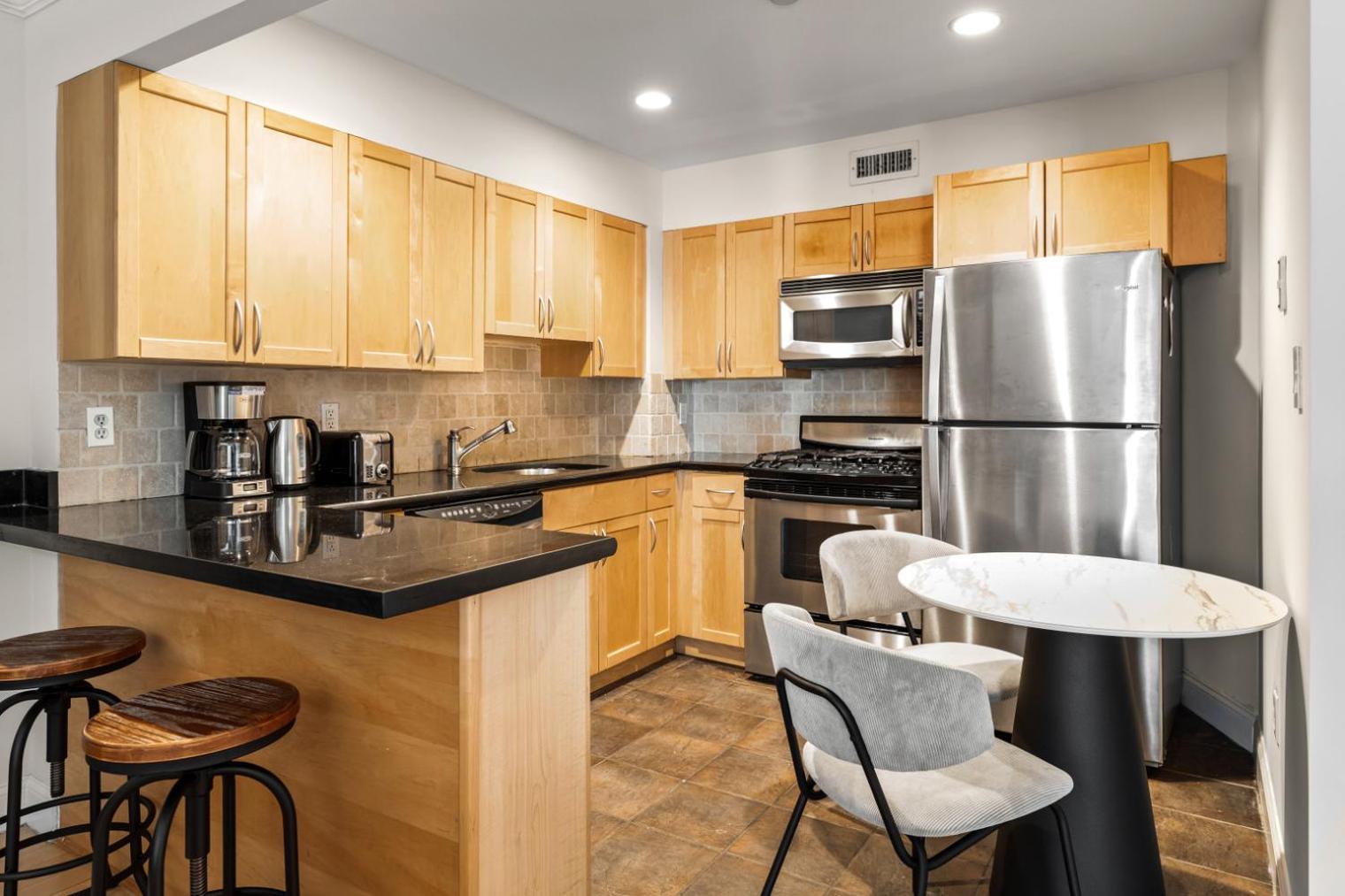 Nolita 2br W Elevator Roof Nr Little Italy Nyc-921