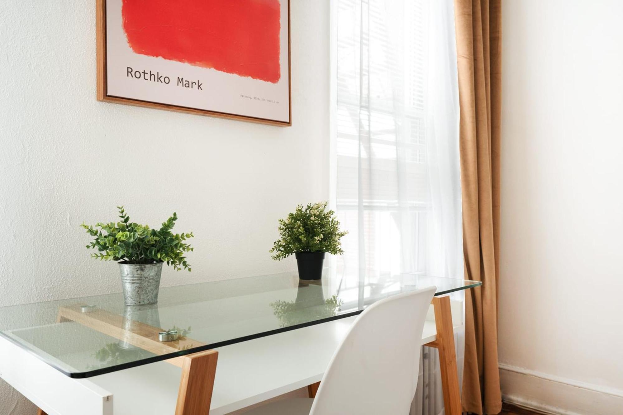 61-2c Prime Ues 2br Newly Furnished Value New York