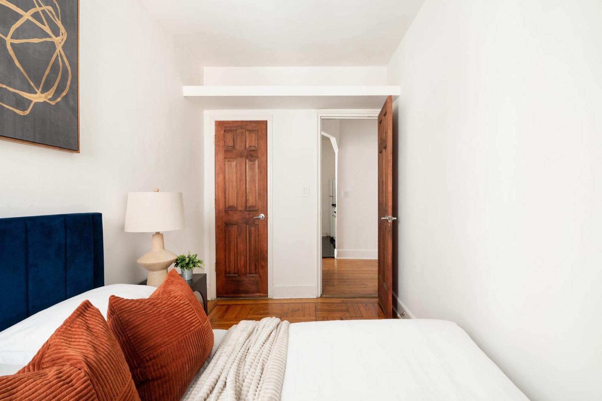 61-2c Prime Ues 2br Newly Furnished Value Apartment *