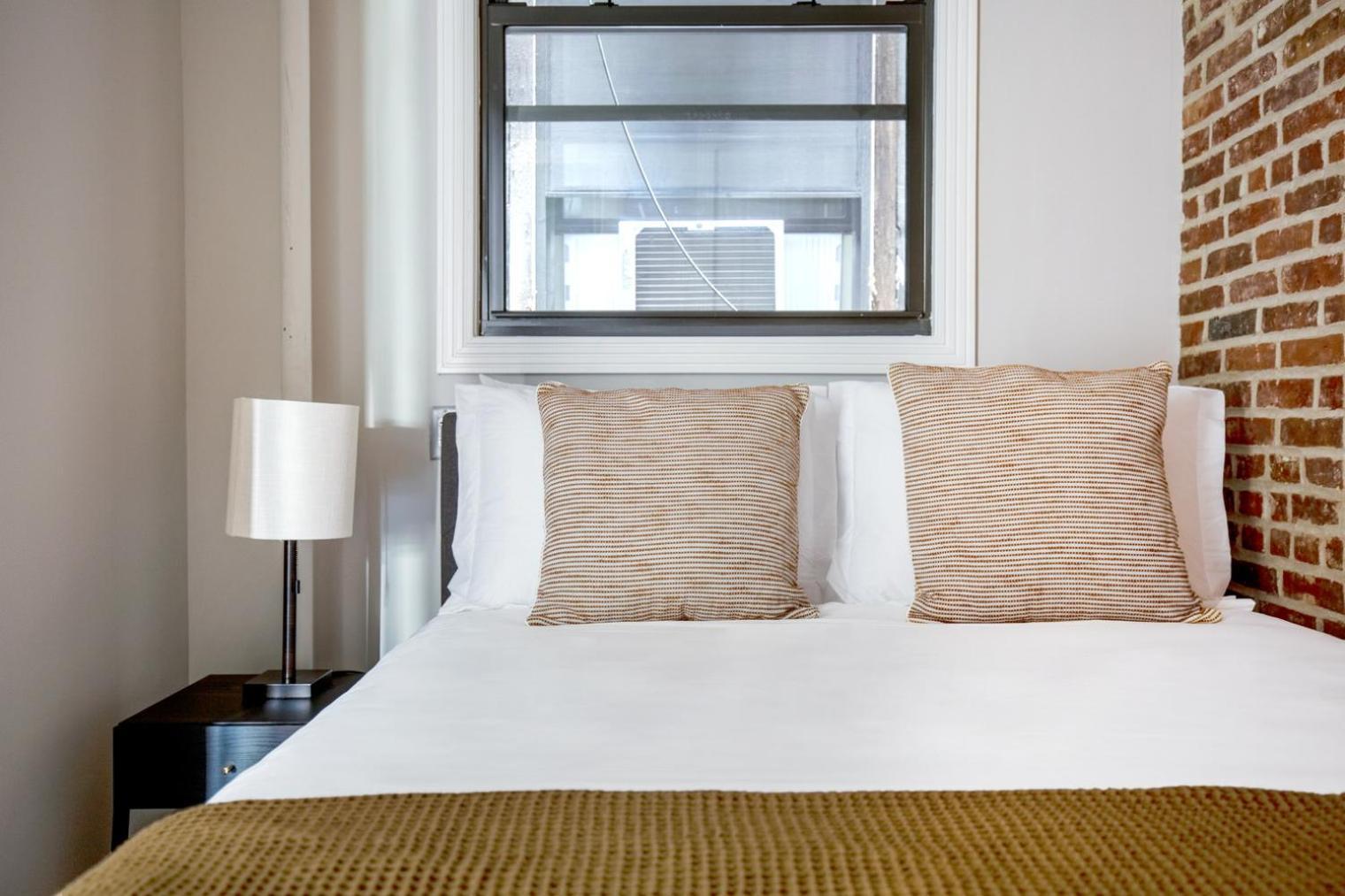 Apartment Midtown West 2br W Wd Wine Fridge Nr 1 Train Nyc-909