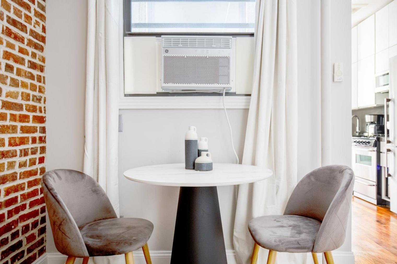 Midtown West 2br W Wd Wine Fridge Nr 1 Train Nyc-909 New York