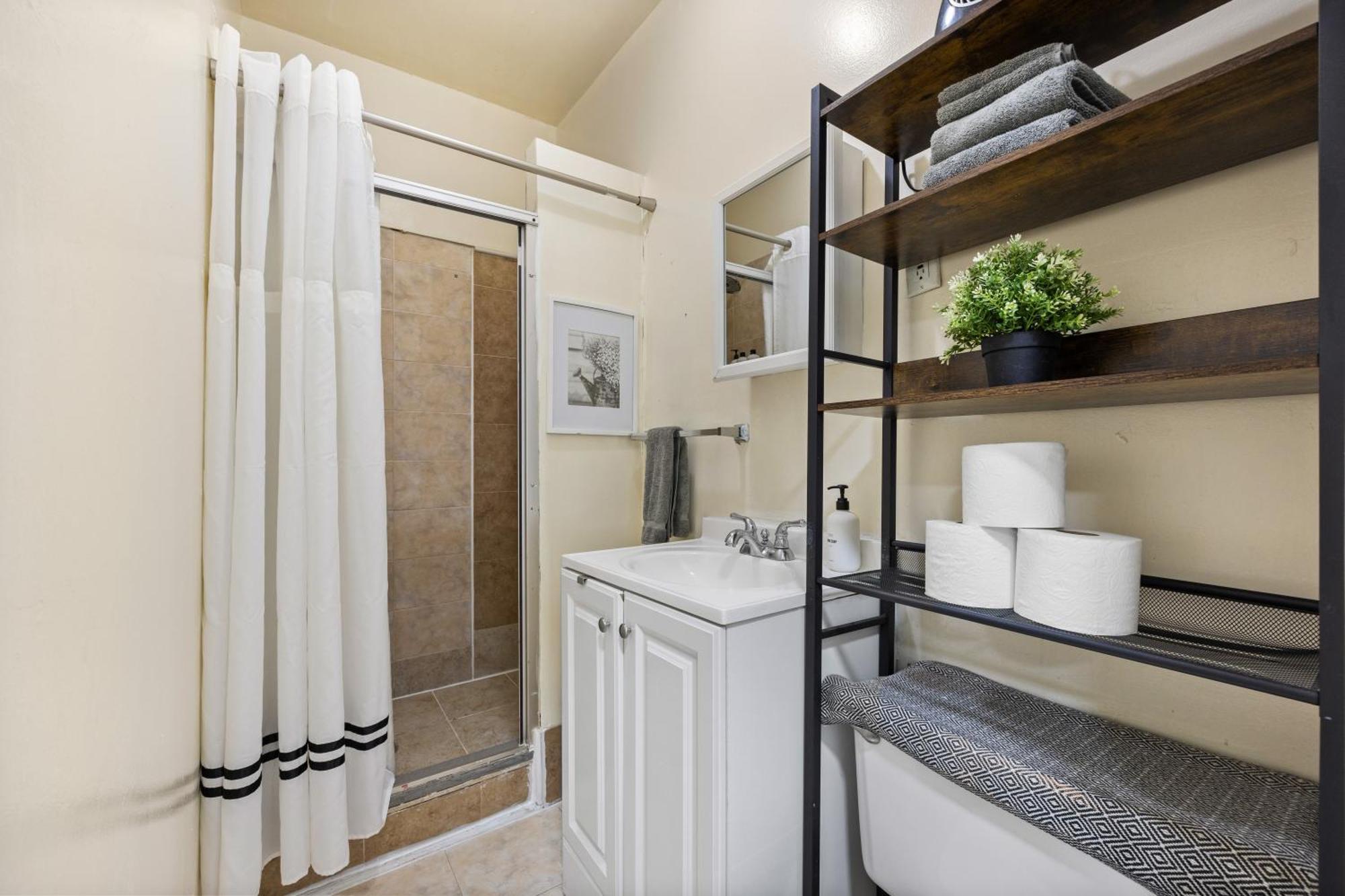 Sleek 2br - Walking Distance To Times Square New York