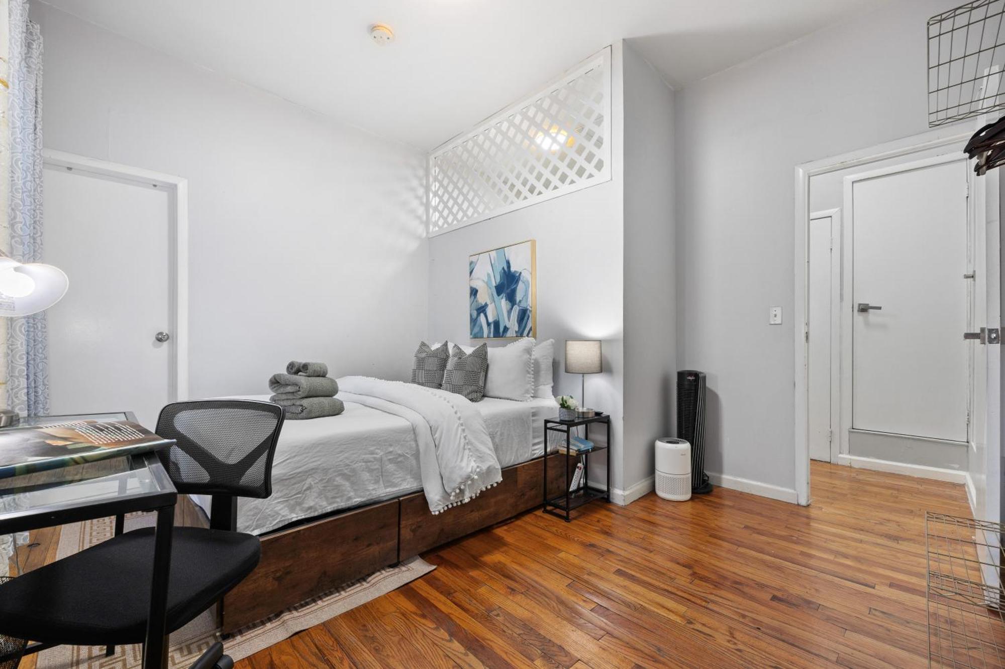 Apartment Sleek 2br - Walking Distance To Times Square New York