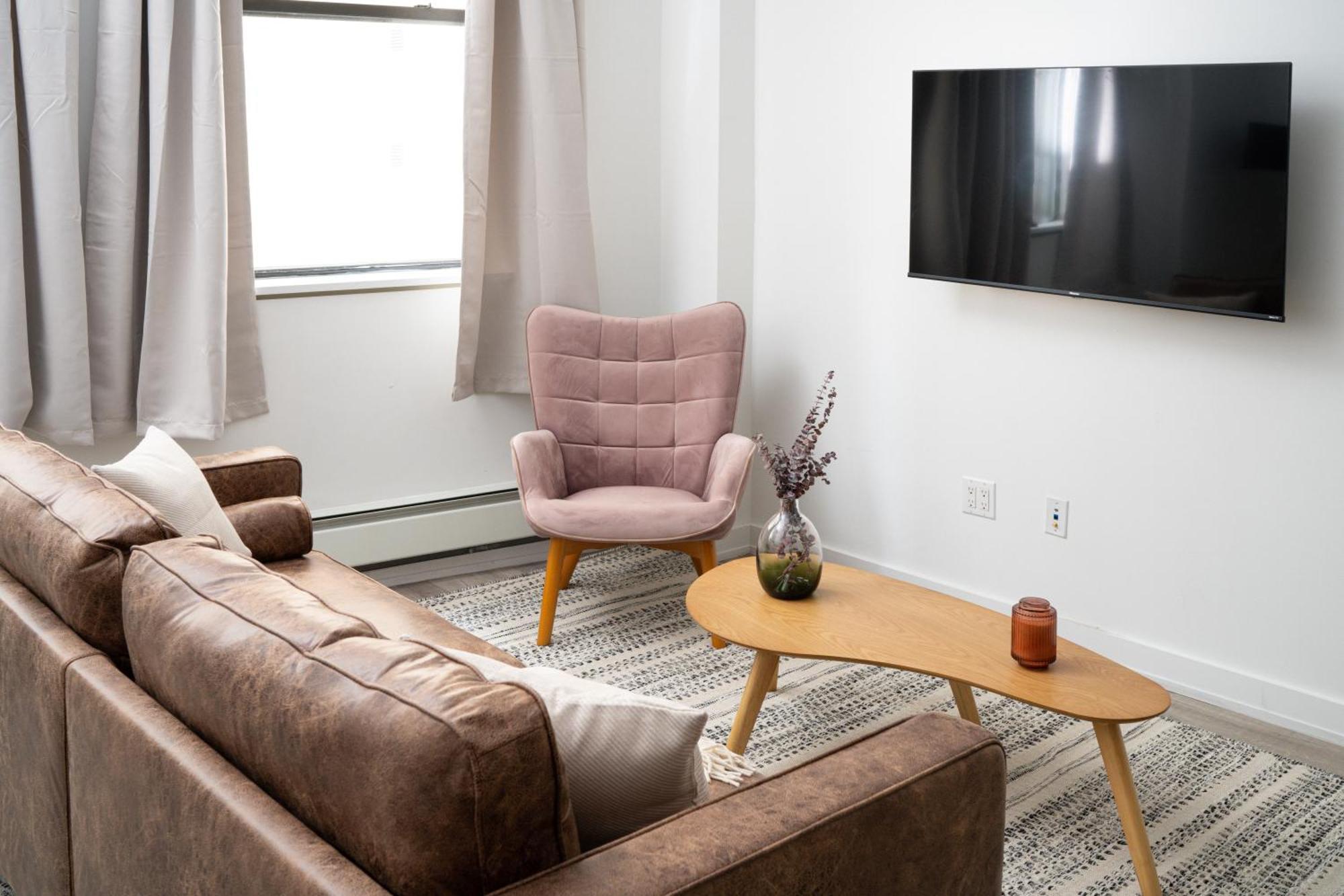 Chic 1bd With Rooftop W/d In Unit Downtown Apartment New York