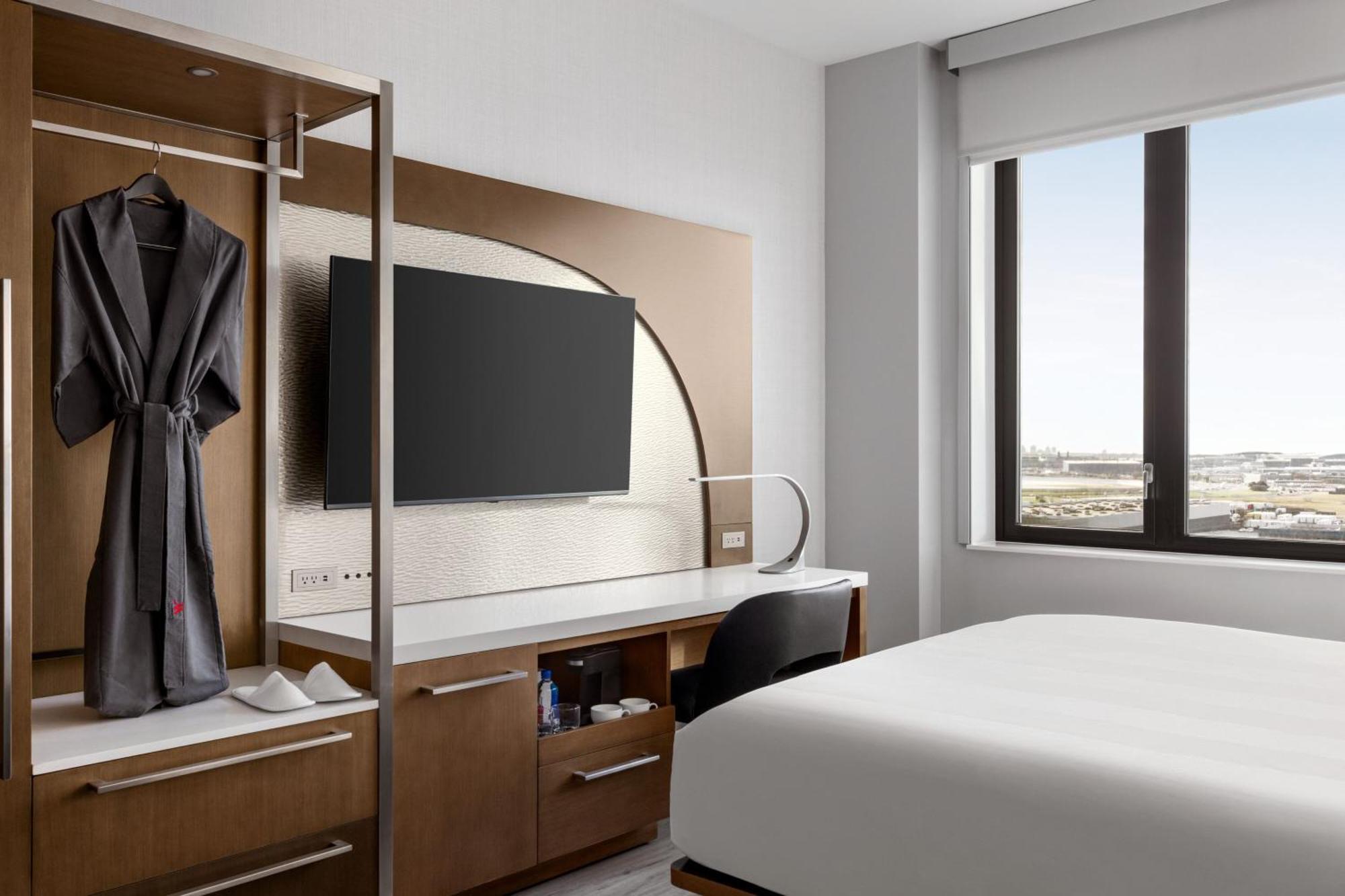 Marriott Jfk Airport Hotel 3*