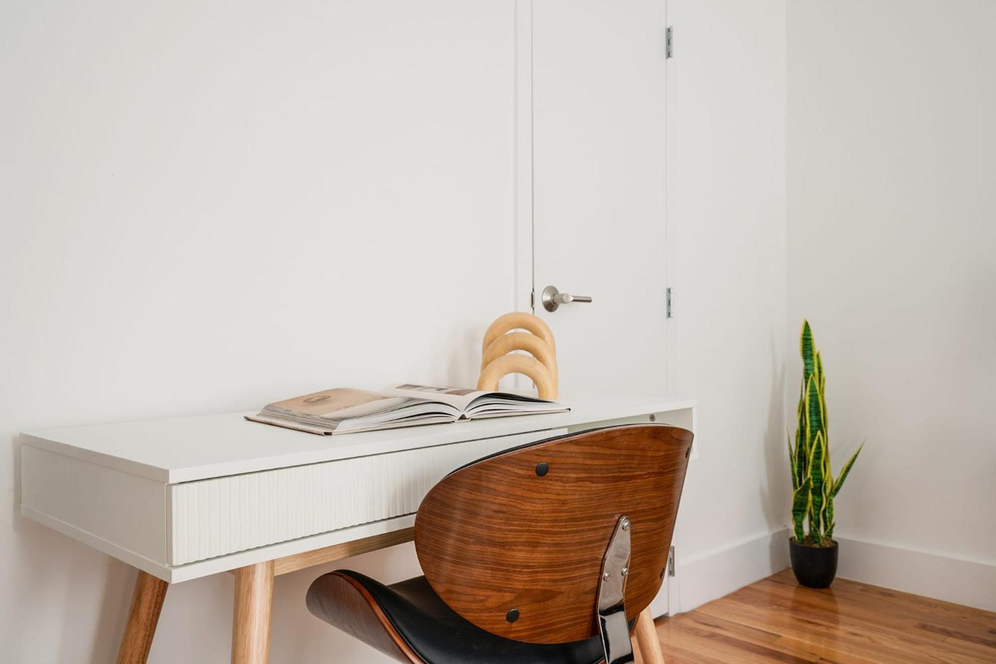 Apartment 444-2e Modern 2br Hell's Kitchen New York