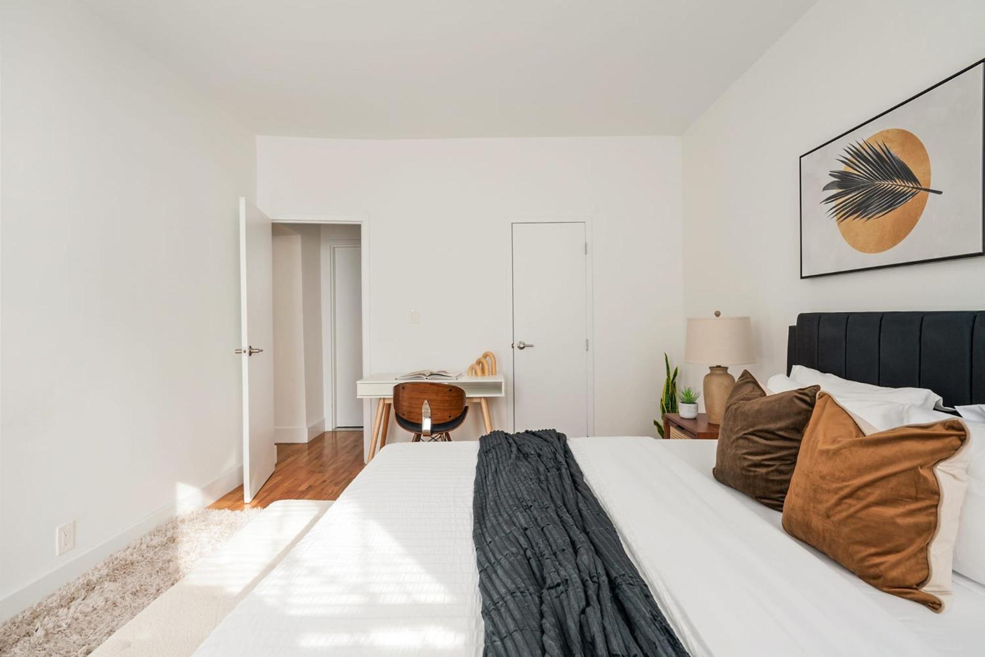 Apartment 444-2e Modern 2br Hell's Kitchen