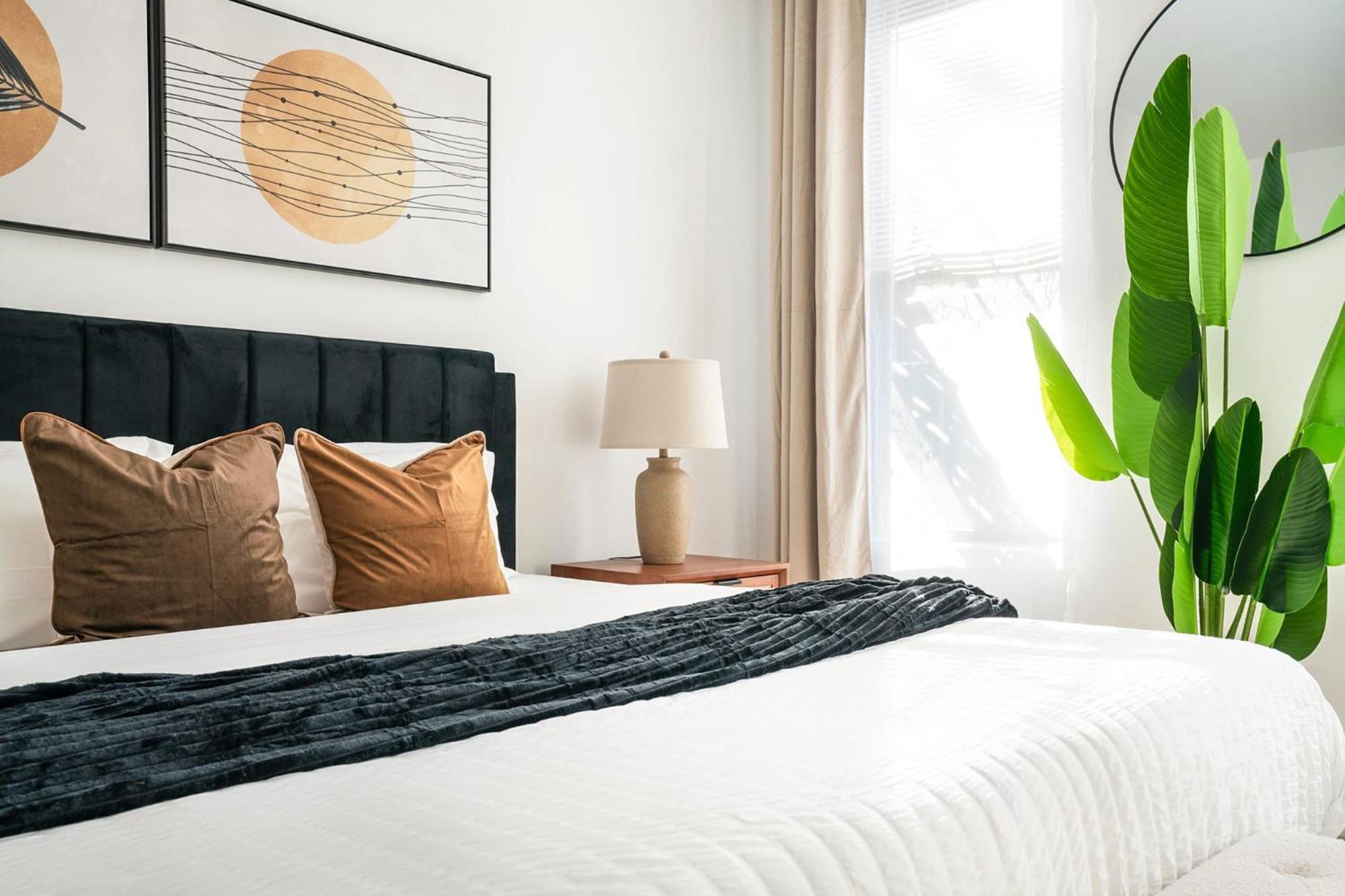 Apartment 444-2e Modern 2br Hell's Kitchen