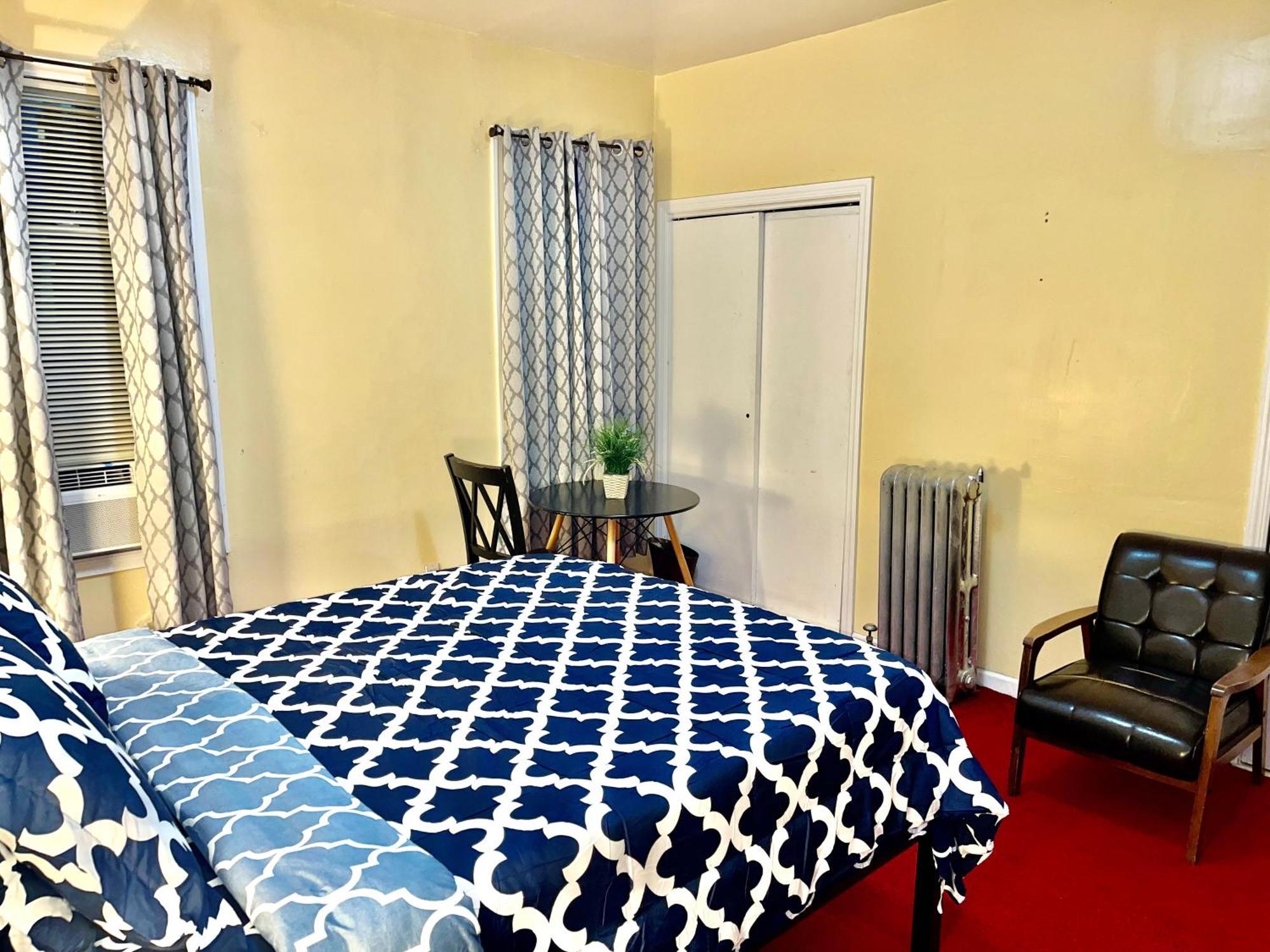 3 Bedrooms 1 Bath Apt, 10 Min To Manhattan! Apartment *