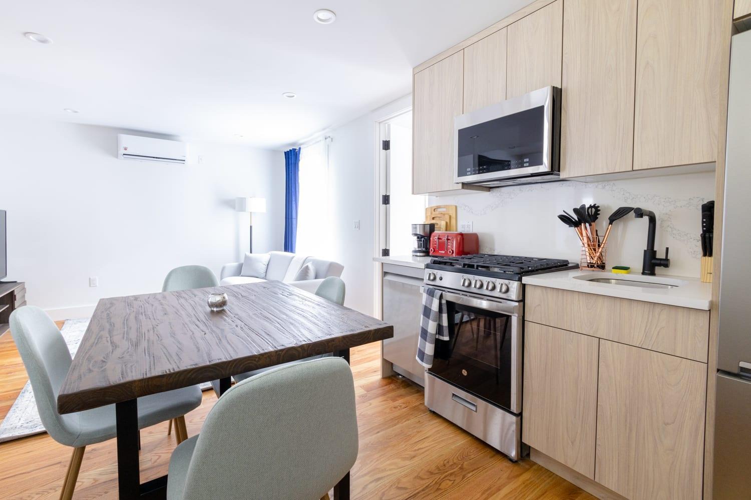 323-2 Specious 2br Williamsburg Apartment