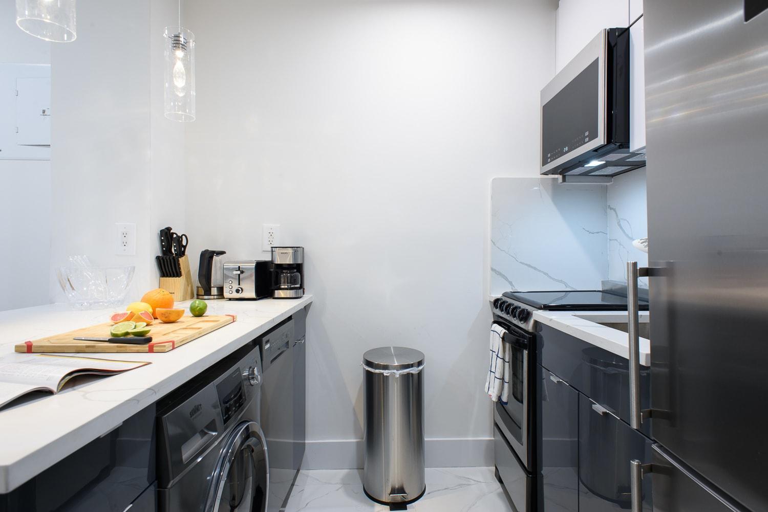 1597-12 New Prime Ues Wd In Unit