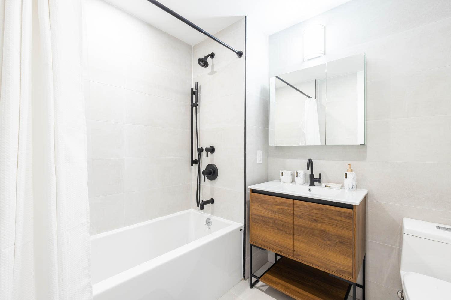 149bk-202 New 1br In Prime Greenpoint Bk Apartment