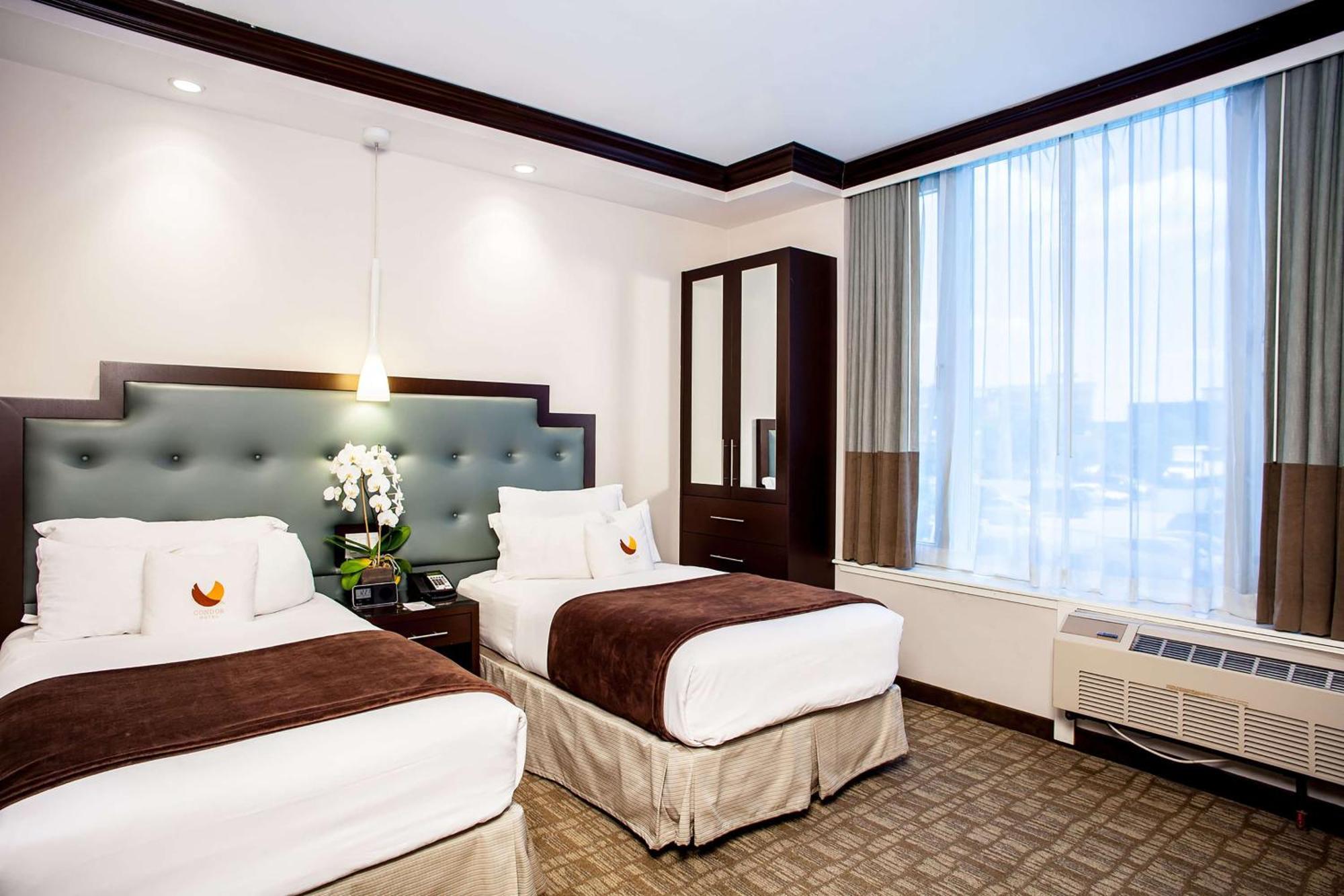 Hotel Aura Brooklyn 4*