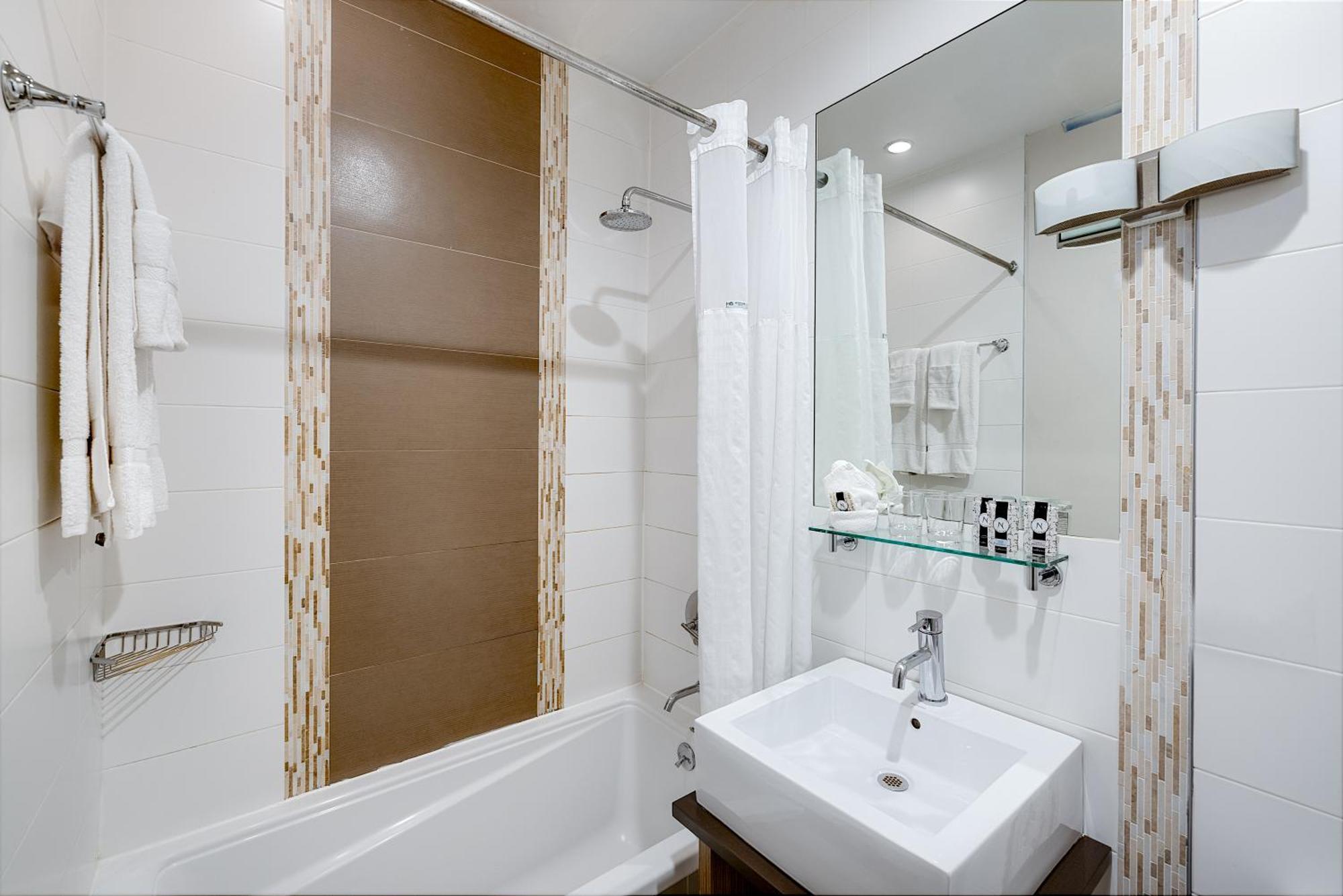 Aura Brooklyn Hotel 4*