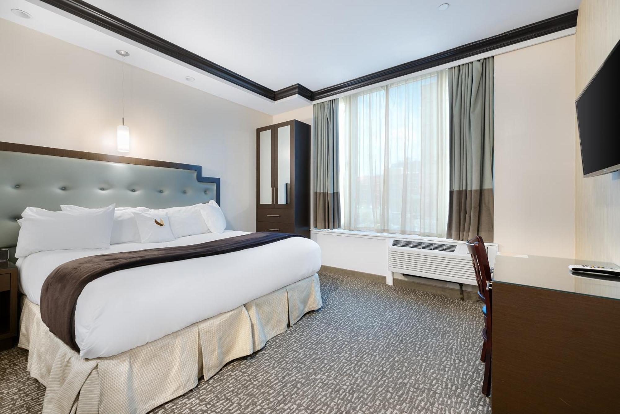 Aura Brooklyn 4* New York