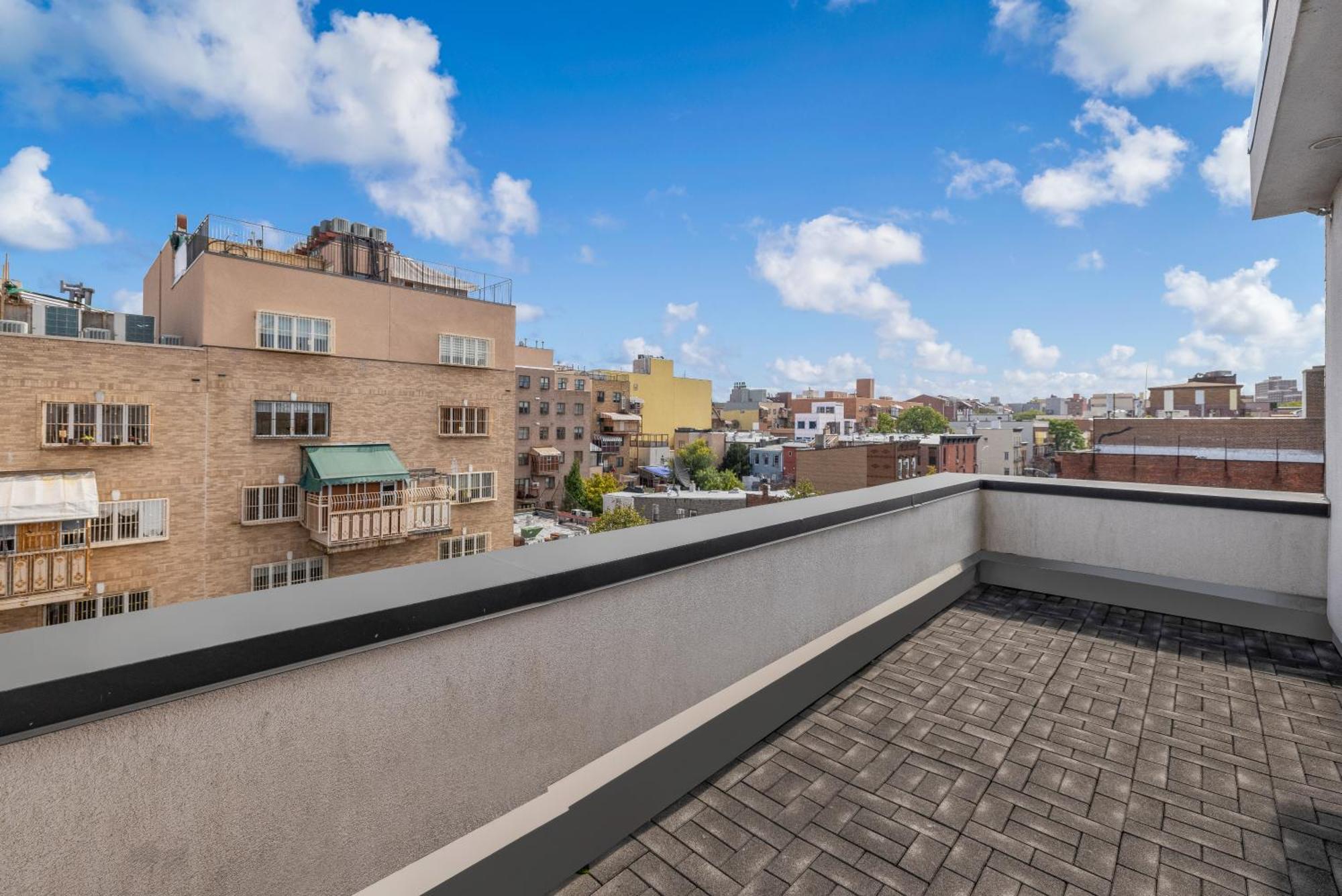 Hotel Aura Brooklyn 4*