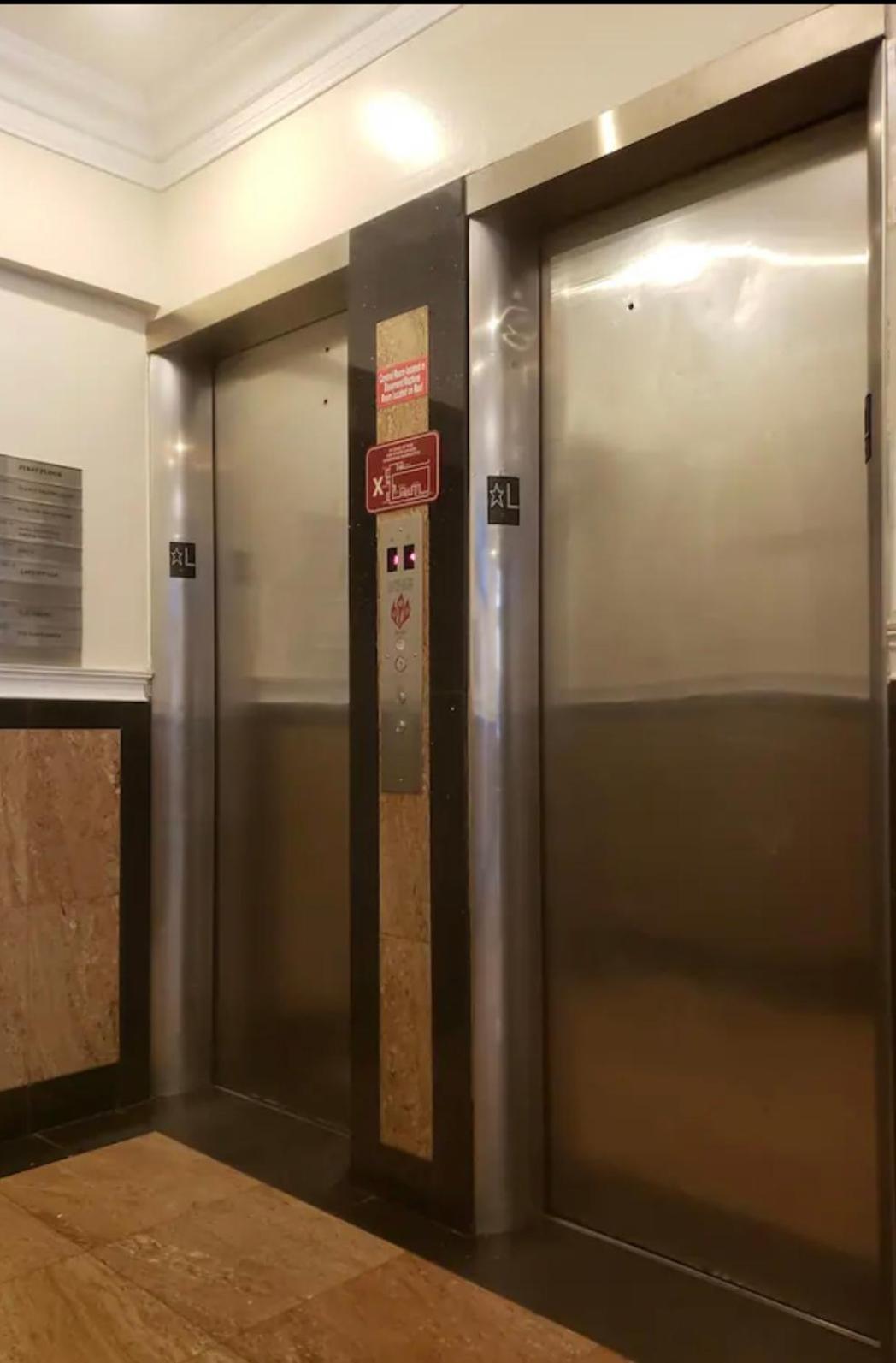 Hansem Near Empire State Building New York