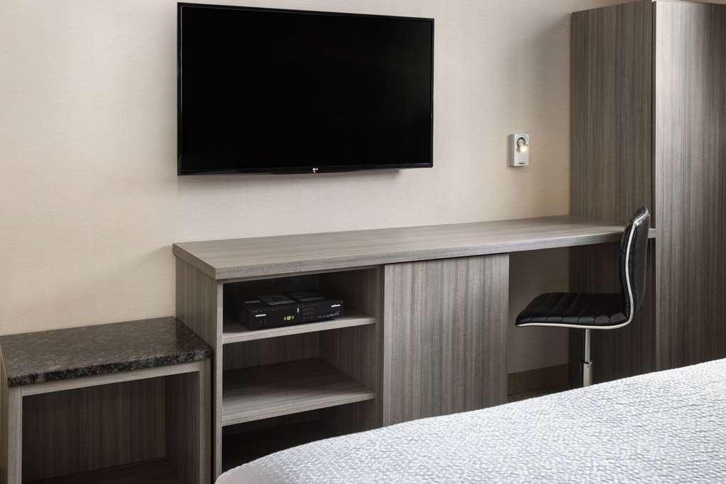 Ramada By Wyndham Bronx 3*