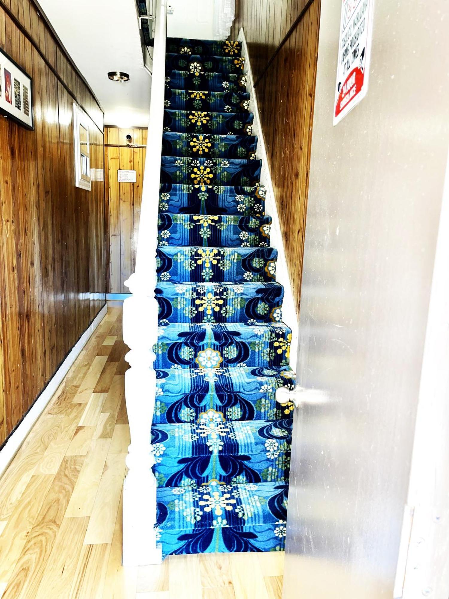 Apartment 3 Bedrooms 1 Bath Apt, 10 Min To Manhattan!