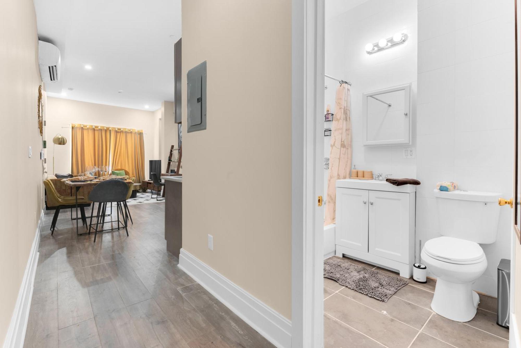 Charming 2br Bkyrd Near Williamsburg Apartment