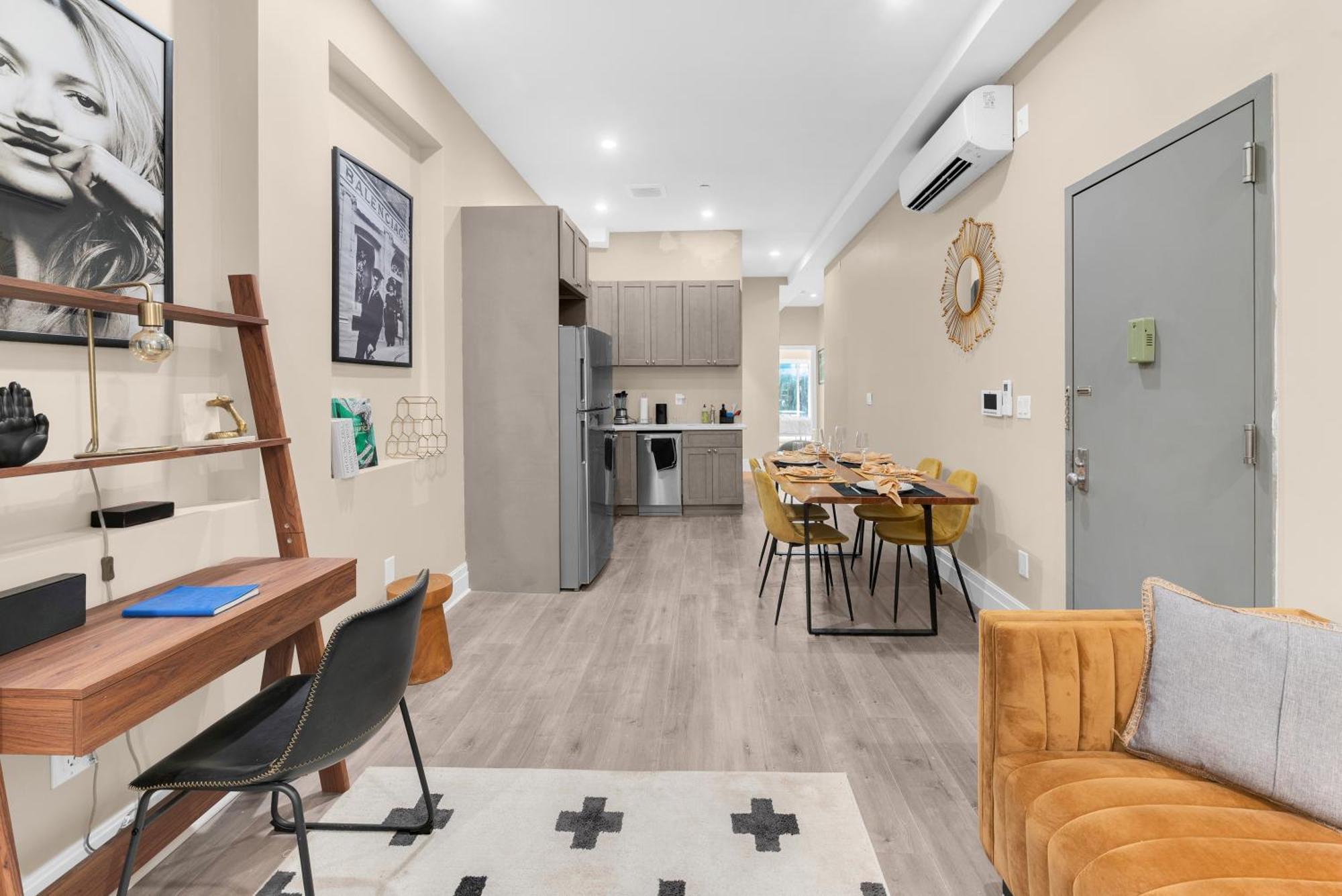 Charming 2br Bkyrd Near Williamsburg Apartment *