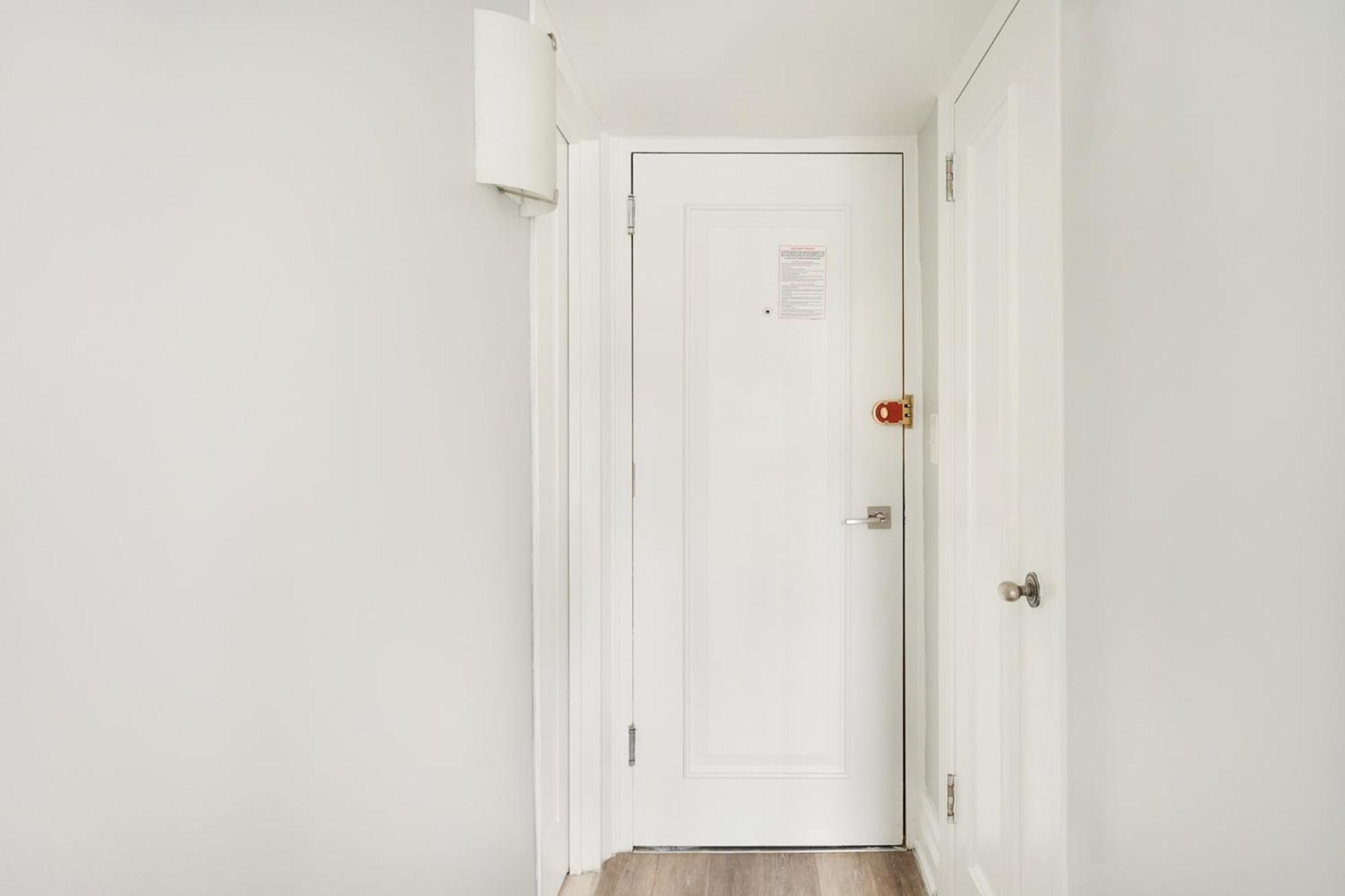 73-919 New Uws Doorman Gym