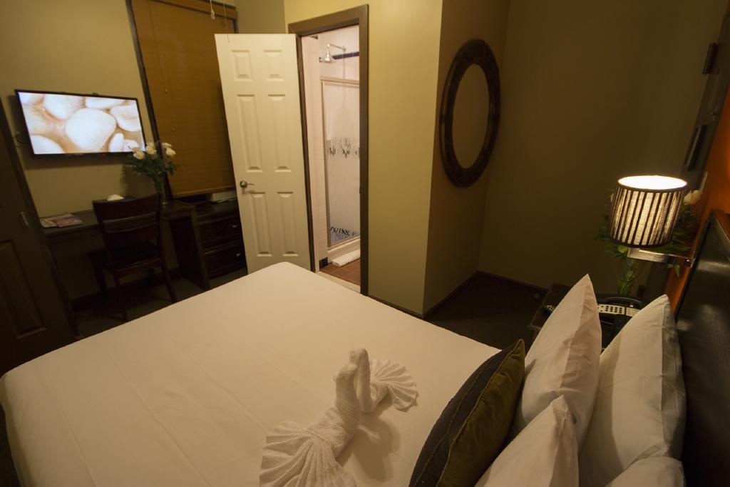 Marrakech On Broadway Hotel