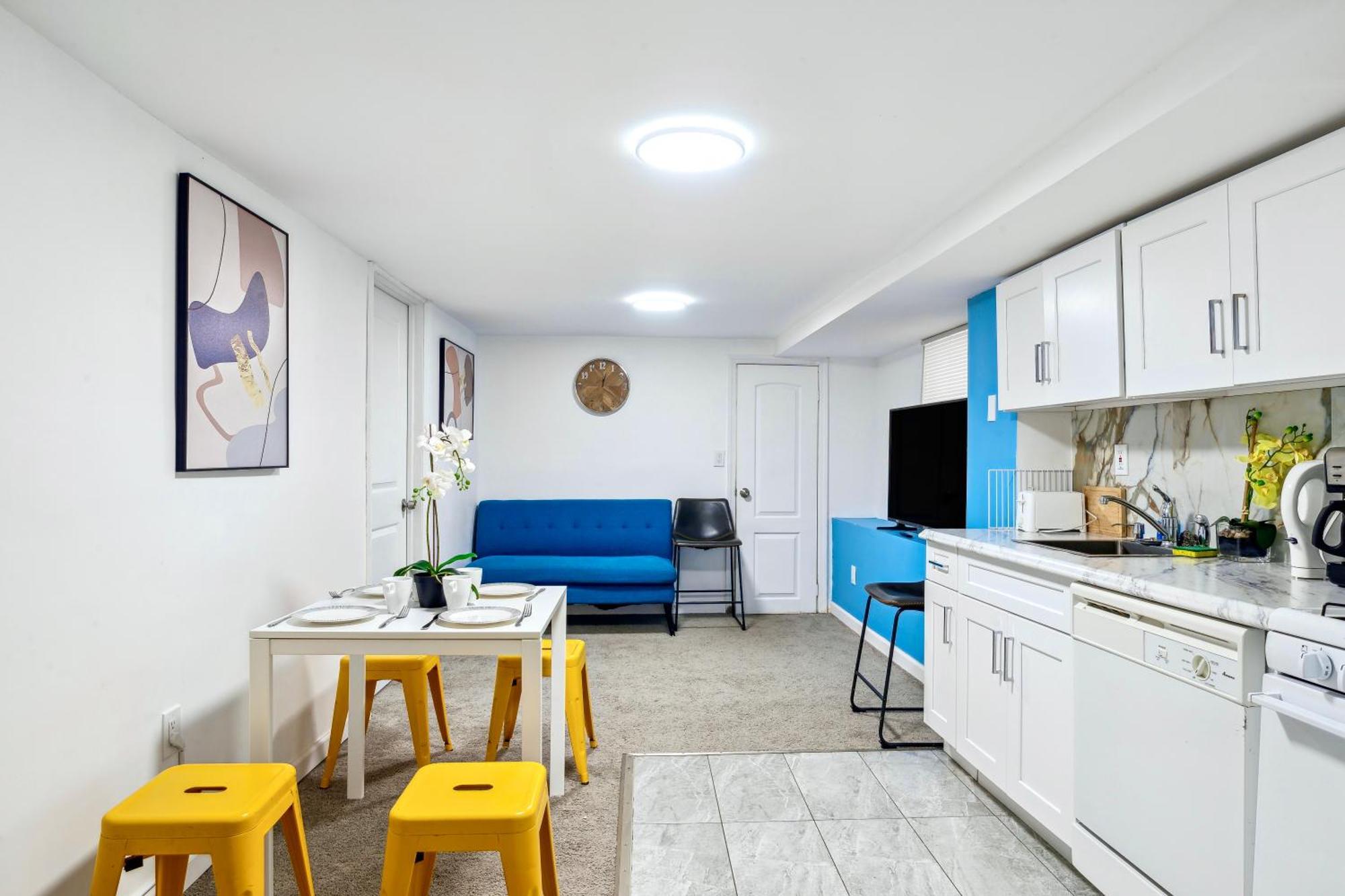 Luxury Lower Ground 2bd - Manhattan Apartment *