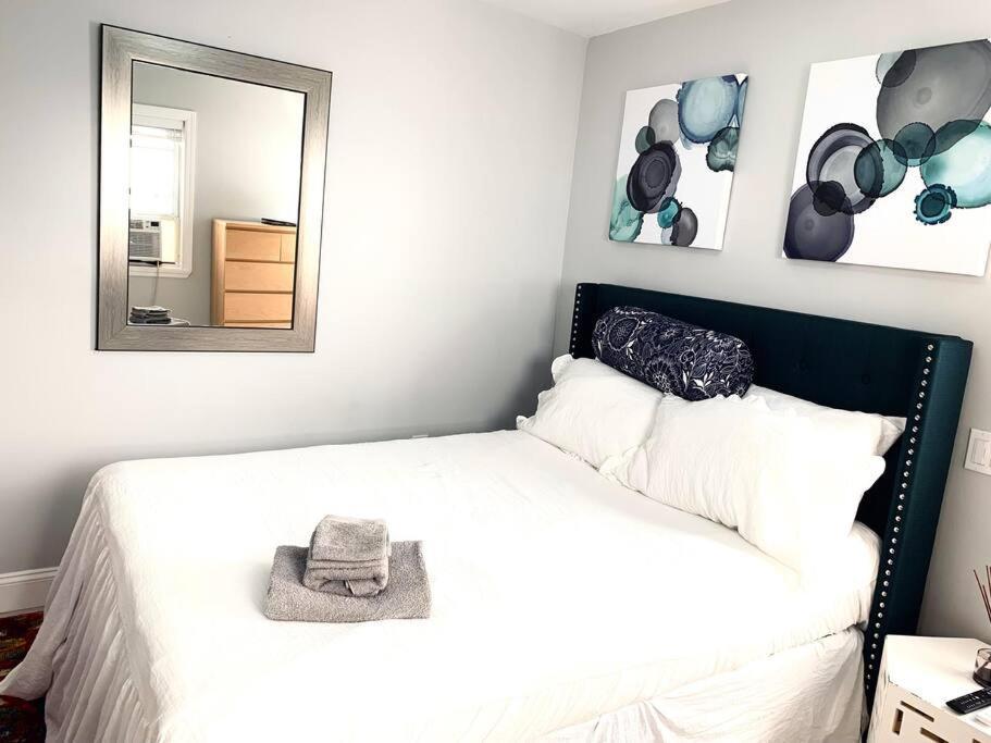 Apartment 3 Bedroom Duplex W Large Backyard