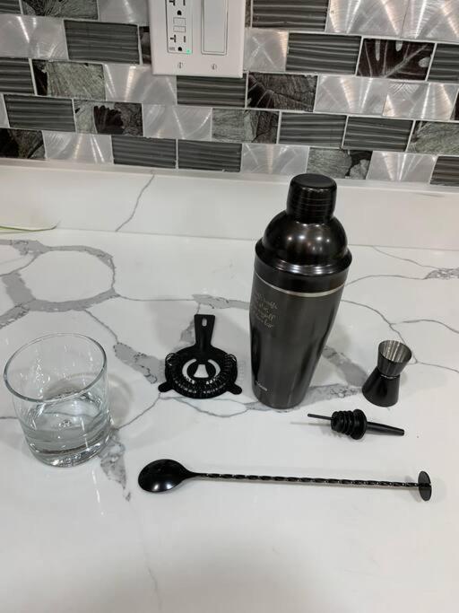 3 Bedroom Duplex W Large Backyard