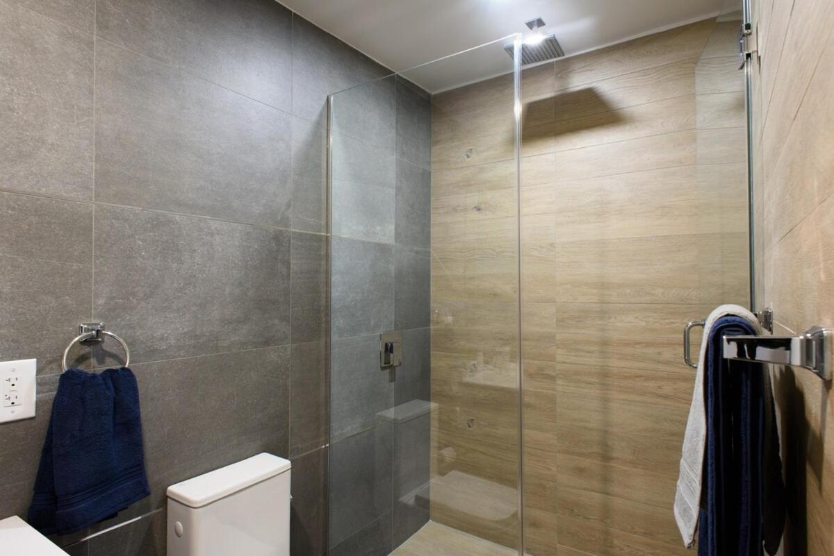 1597-9 Renovated Prime Ues Wd In Unit Apartment